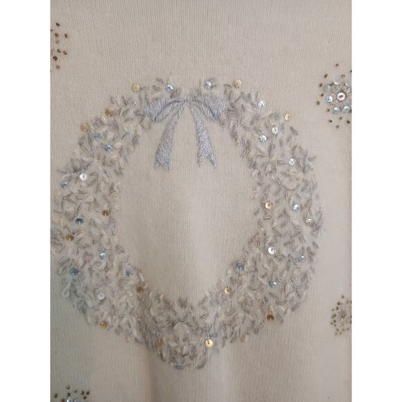 Orvis Sweater Women Large Off White Christmas Wreath Holiday Soft Cozy Festive - Picture 10 of 12
